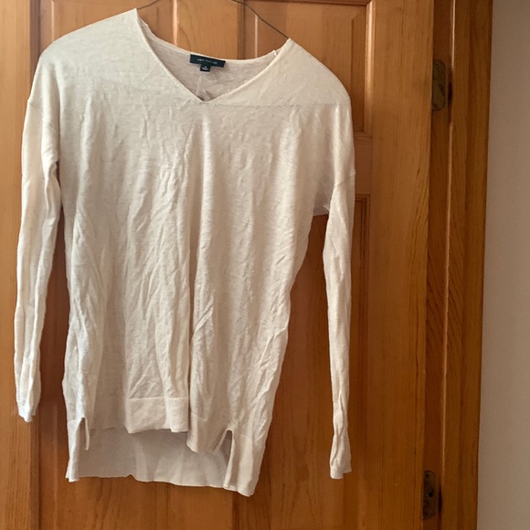 Ann Taylor Sweaters - NWT Ann Taylor V-Neck Sweater - Size M